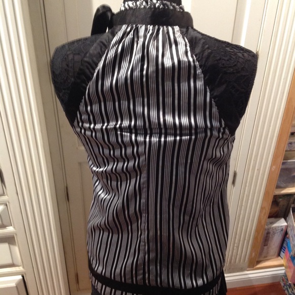 Rampage black and white sleeveless blouse - Picture 4 of 4